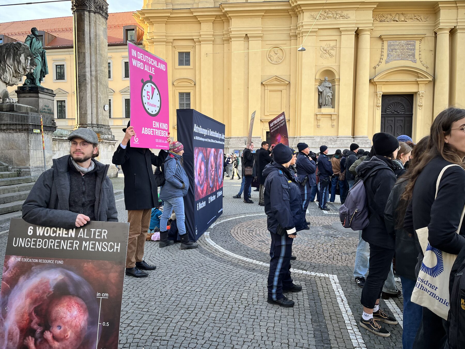 sundaysforlife bei einer Straßenaktion in Augsburg